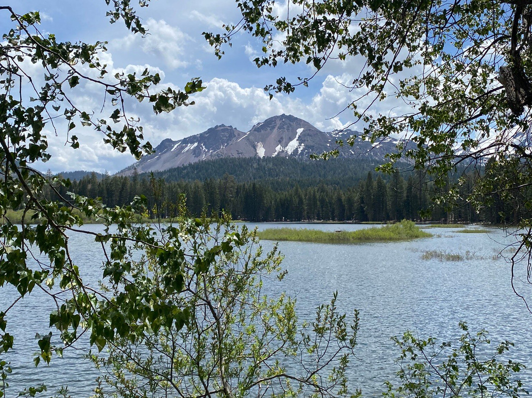 Lassen Volcanic National Park Hiking Trails景点图片