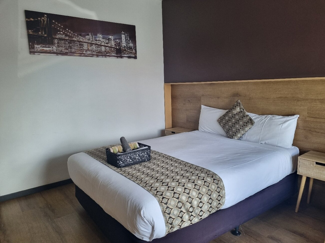 榆树汽车旅馆主图