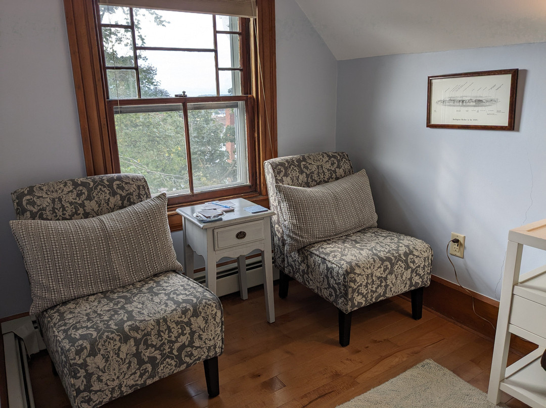 Lang House on Main Street Bed and Breakfast主图