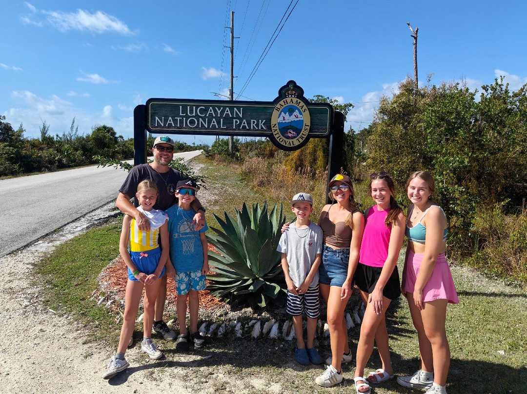 3B's Taxi Tours & Transportation Services-弗里波特必去景点