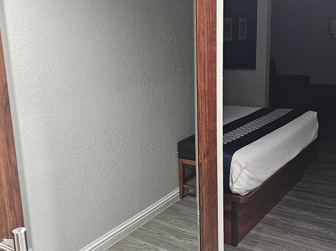 Comfort Suites, St.Louis - Sunset Hills主图