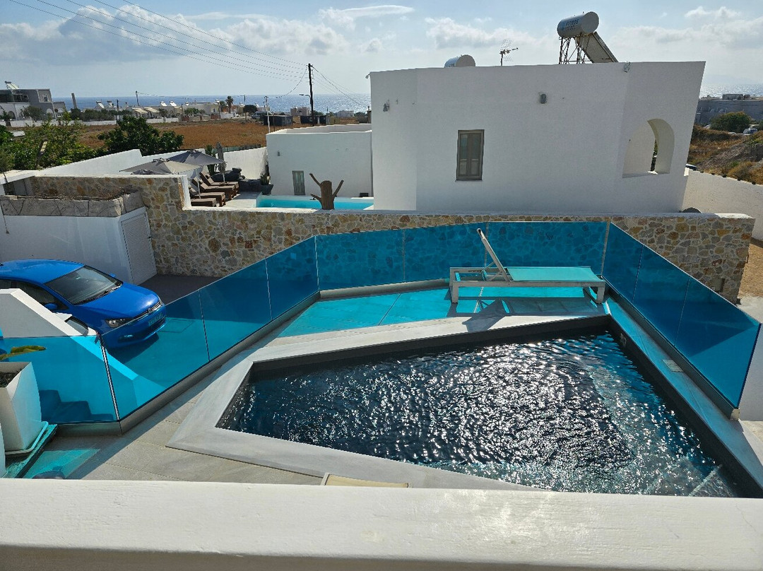 Blue White Residence