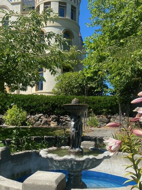 Manresa Castle主图