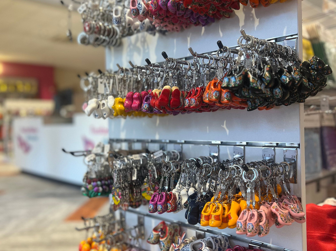 Feestartikelenshop-阿纳姆必去景点