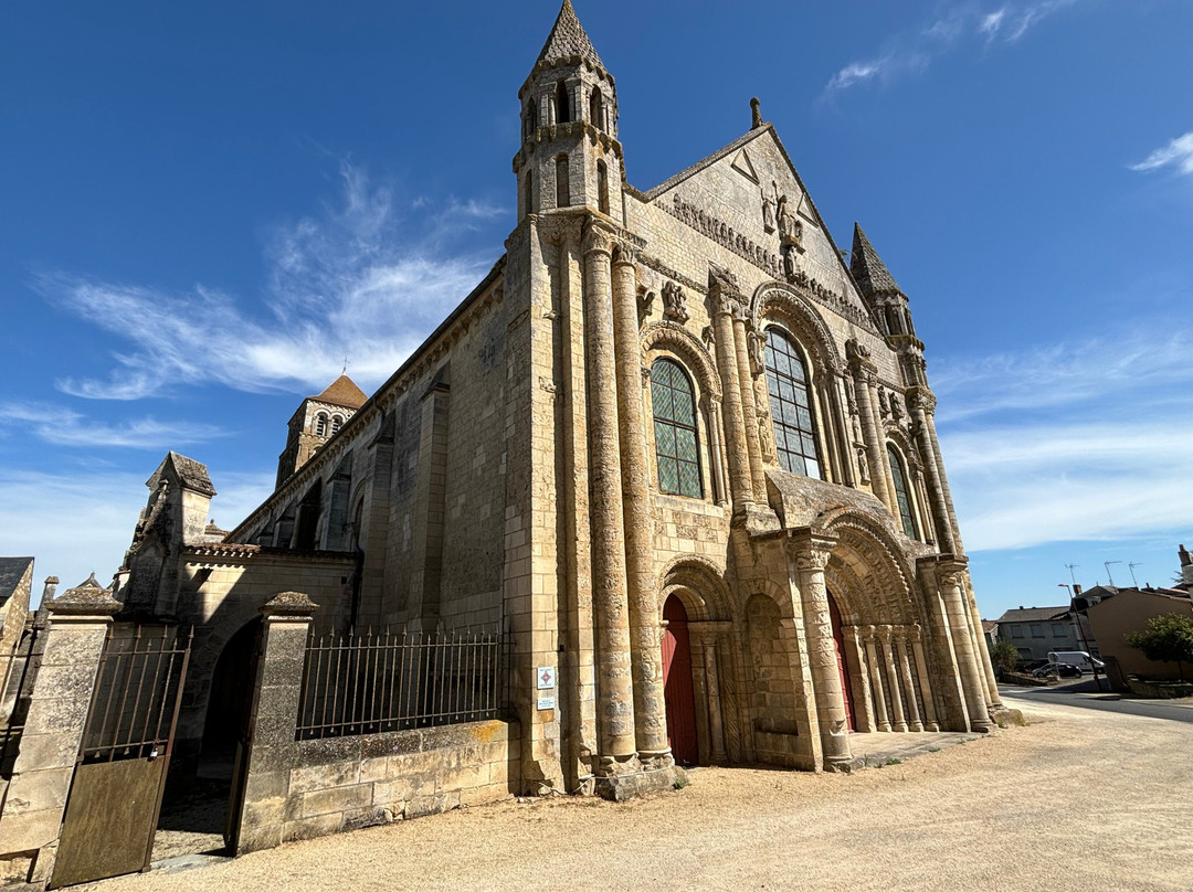 Abbaye Saint-Jouin-de-Marnes景点图片