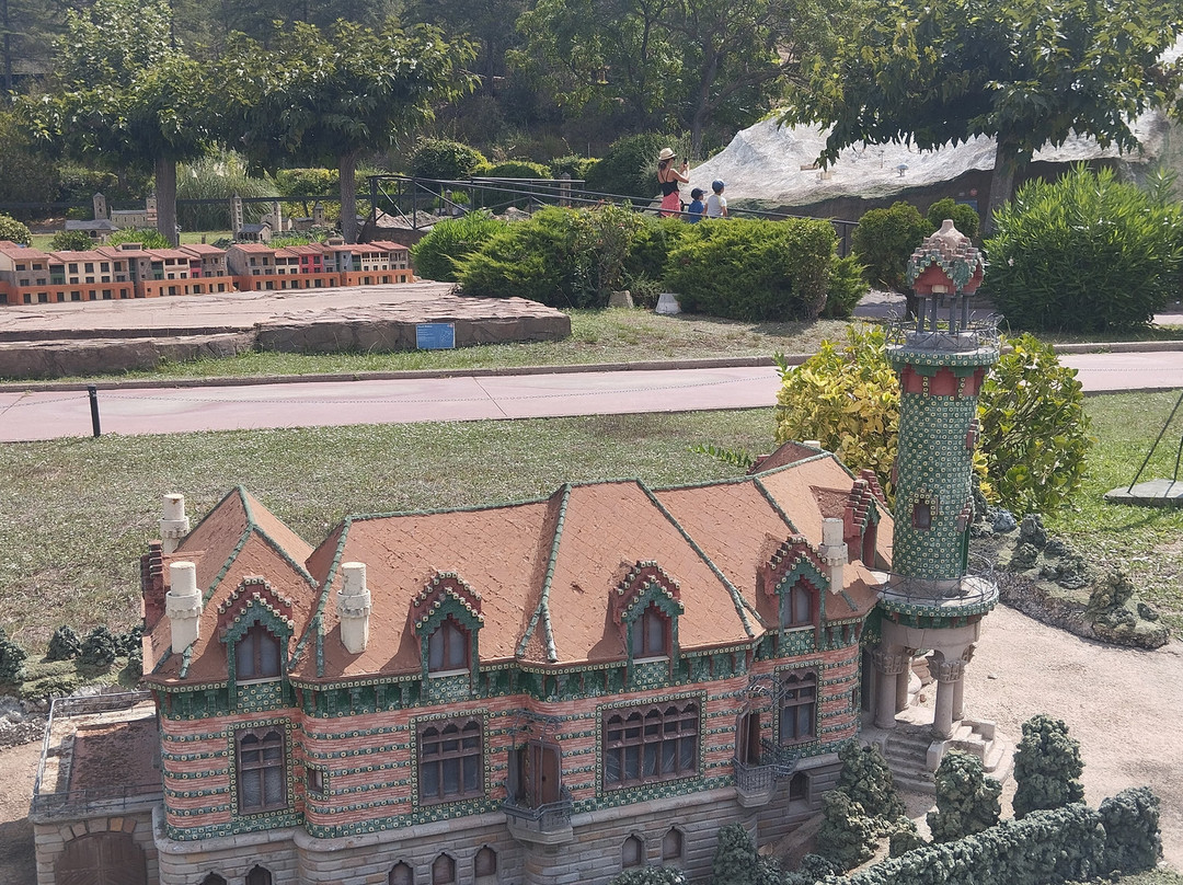 Catalunya en Miniatura-托雷利亚斯-德略布雷加特必去景点