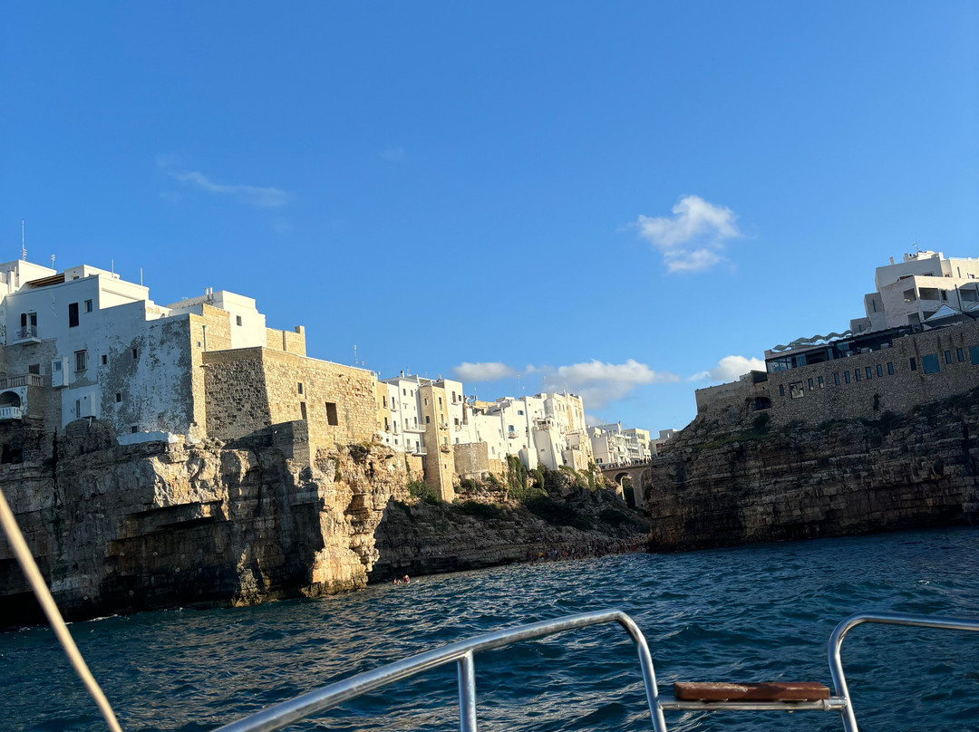 Isolablu Polignano-波利尼亚诺阿马雷必去景点
