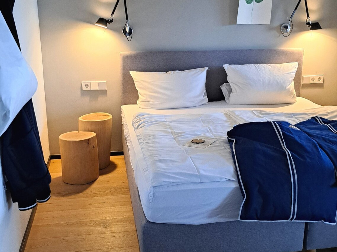 赫斯臣酒店主图