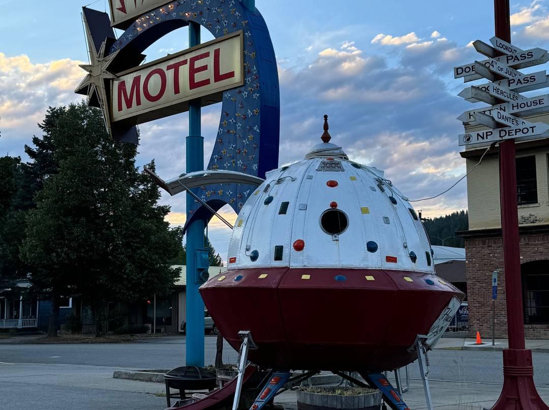 The Stardust Motel主图