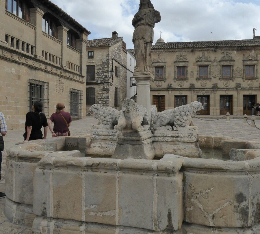 Plaza del Populo-巴埃萨必去景点