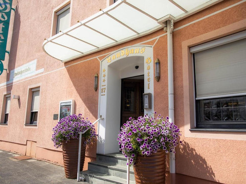 诺伊斯酒店住宿-Landhaus Hotel Neuss