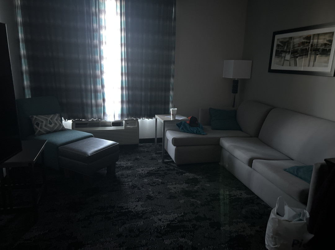 La Quinta Inn & Suites by Wyndham Columbus - Edinburgh主图