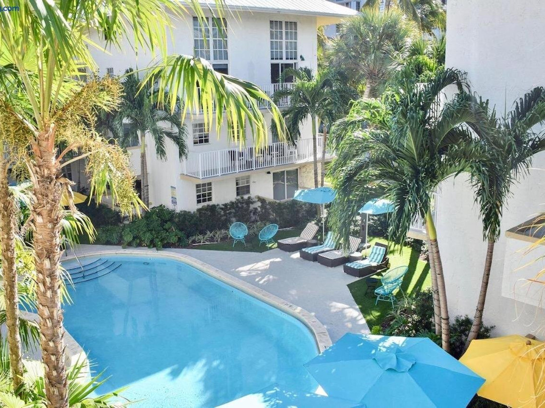 Suites At Coral Reef Resort