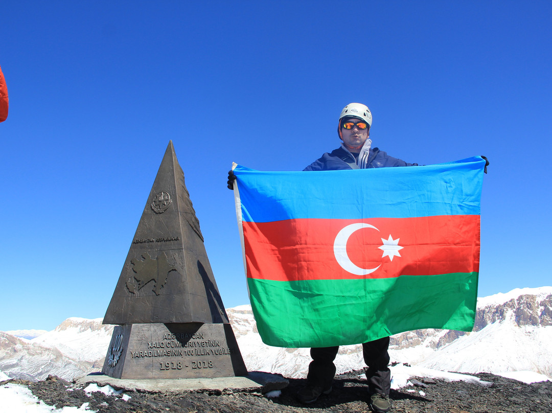 Azerbaijan Mountain Guide-巴库必去景点