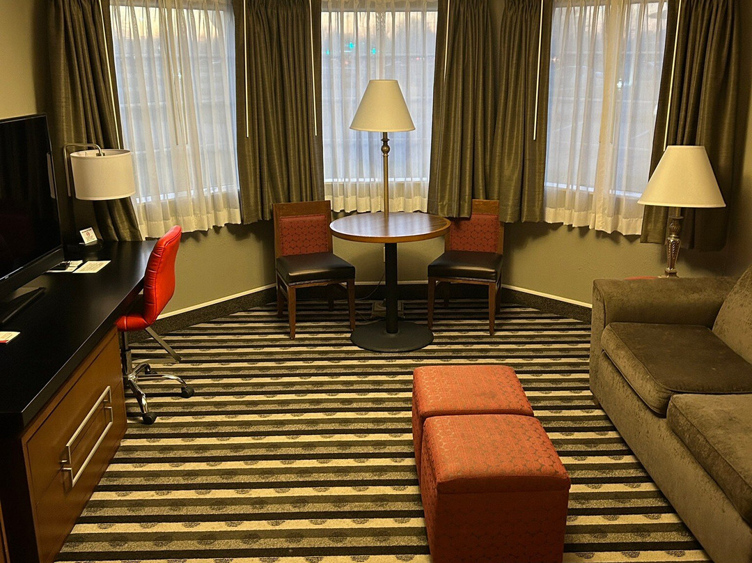 Ramada by Wyndham Springfield North主图