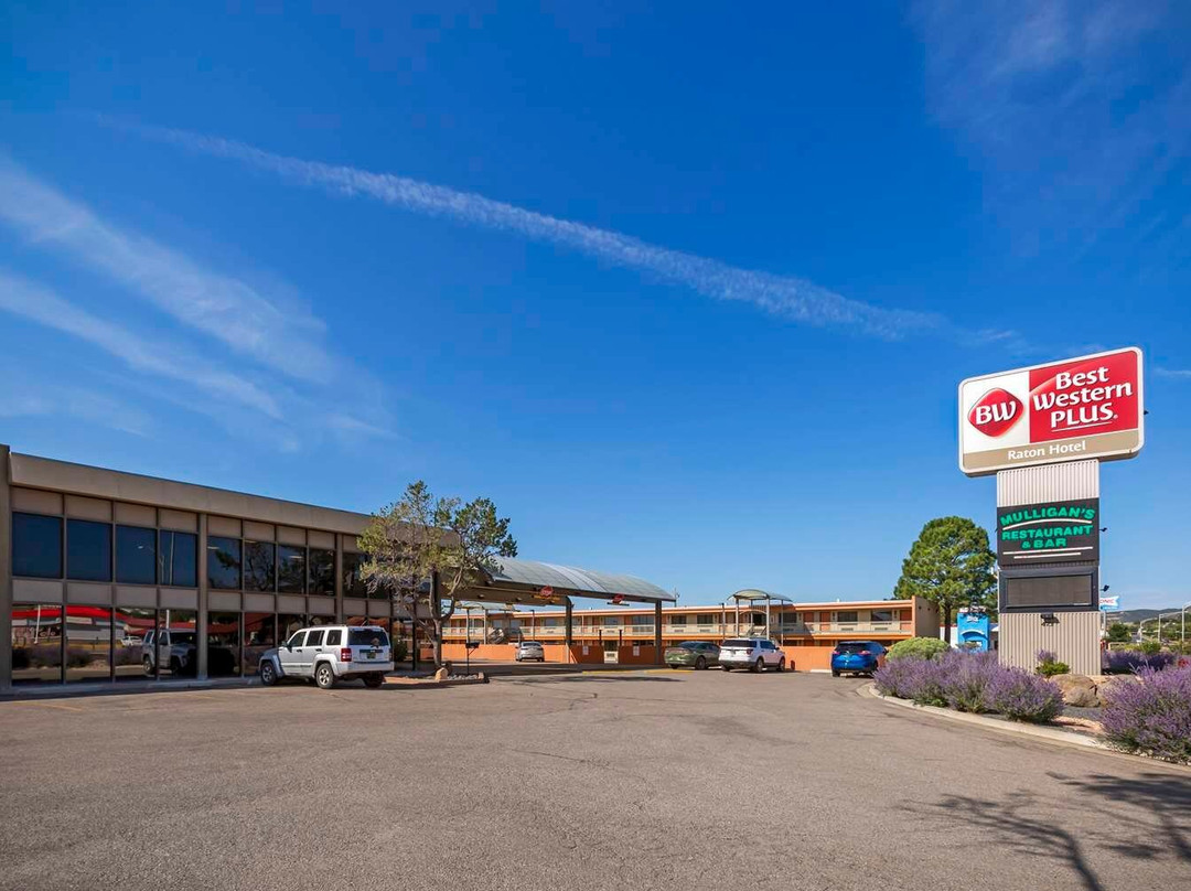 Best Western Plus Raton Hotel主图