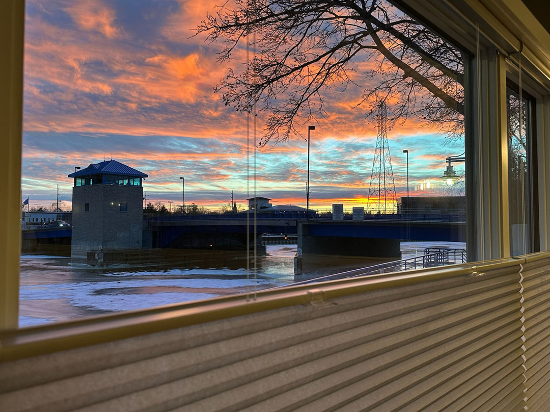 Harbor Winds Hotel主图