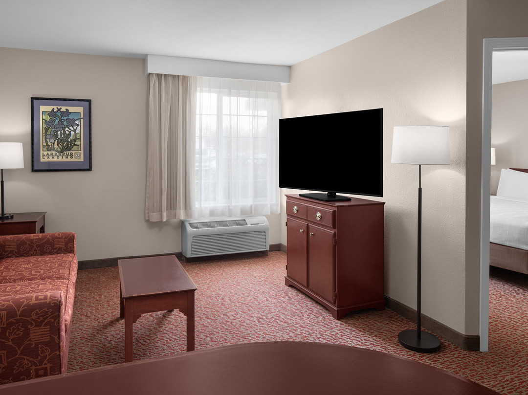 普莱森顿拉克斯珀全套房酒店主图