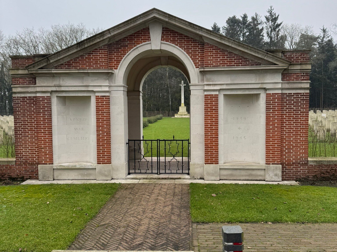 Venray War Cemetery-芬拉伊必去景点