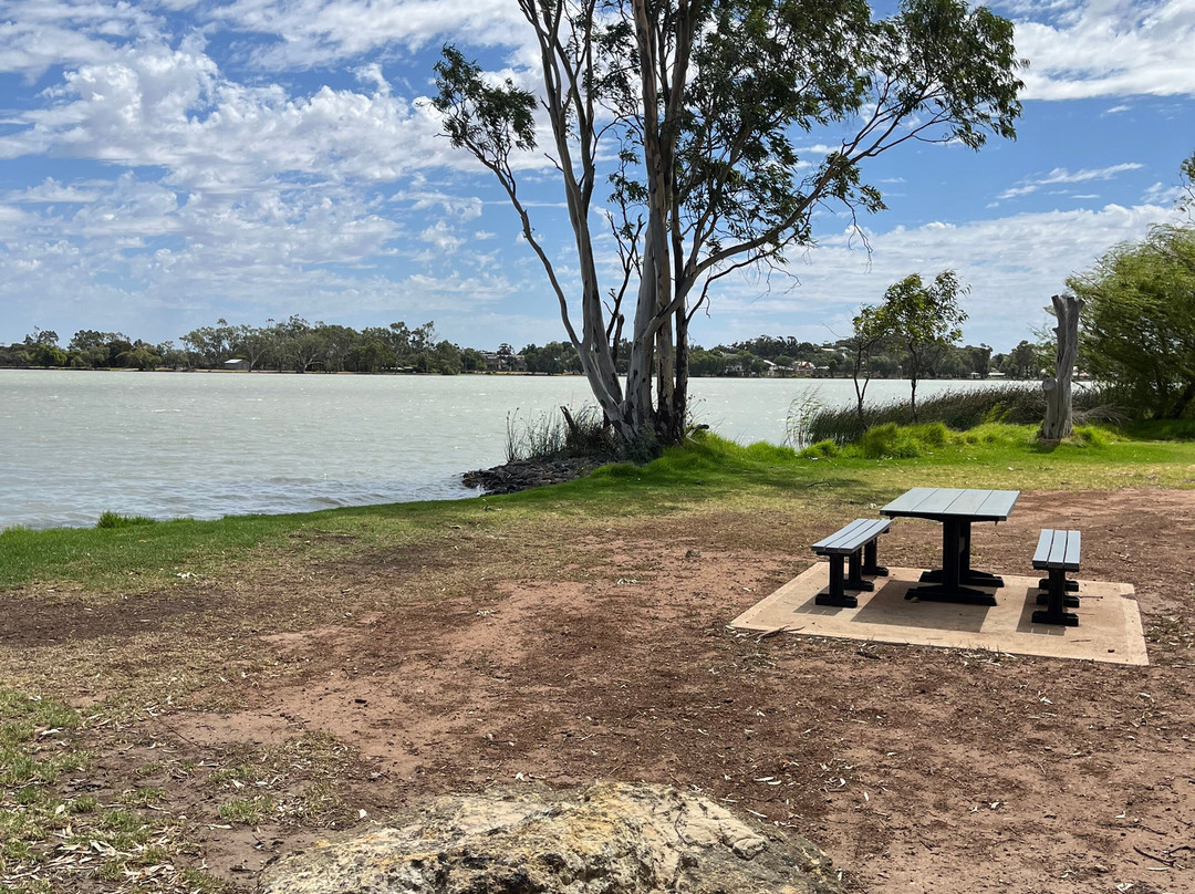 Lake Boort-Boort必去景点