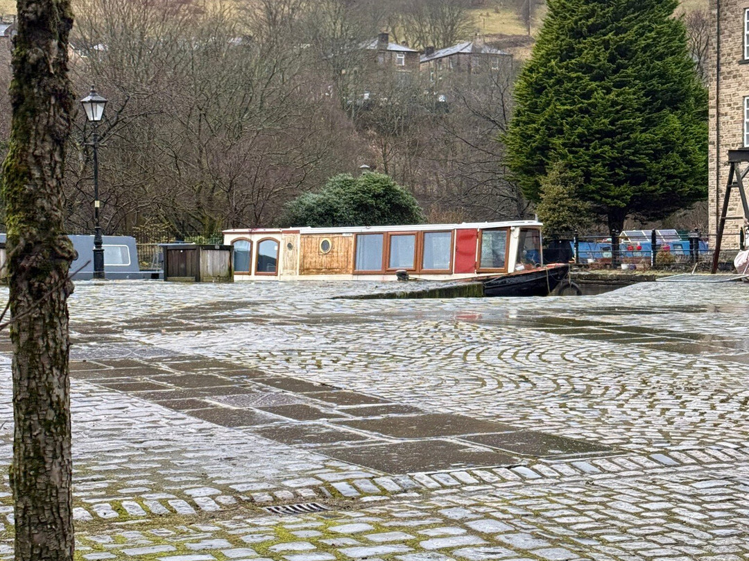 Hebden Bridge Canalside景点图片