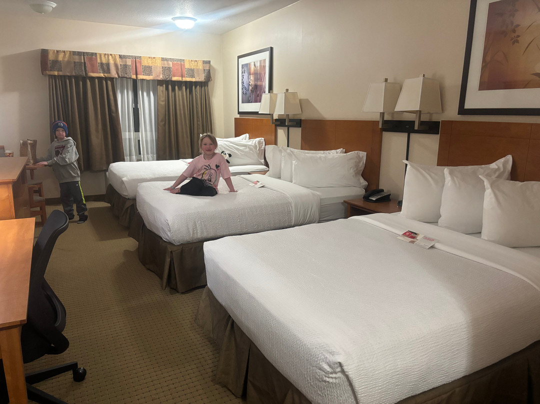 Ramada by Wyndham Drayton Valley主图