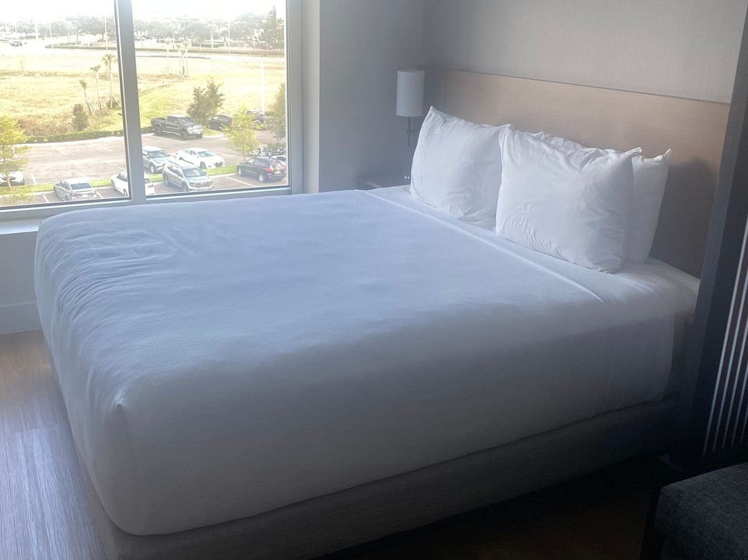 Hyatt Place Melbourne Airport主图