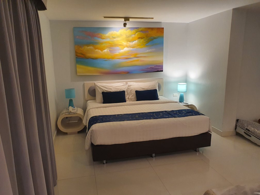 云19海滩度假酒店主图