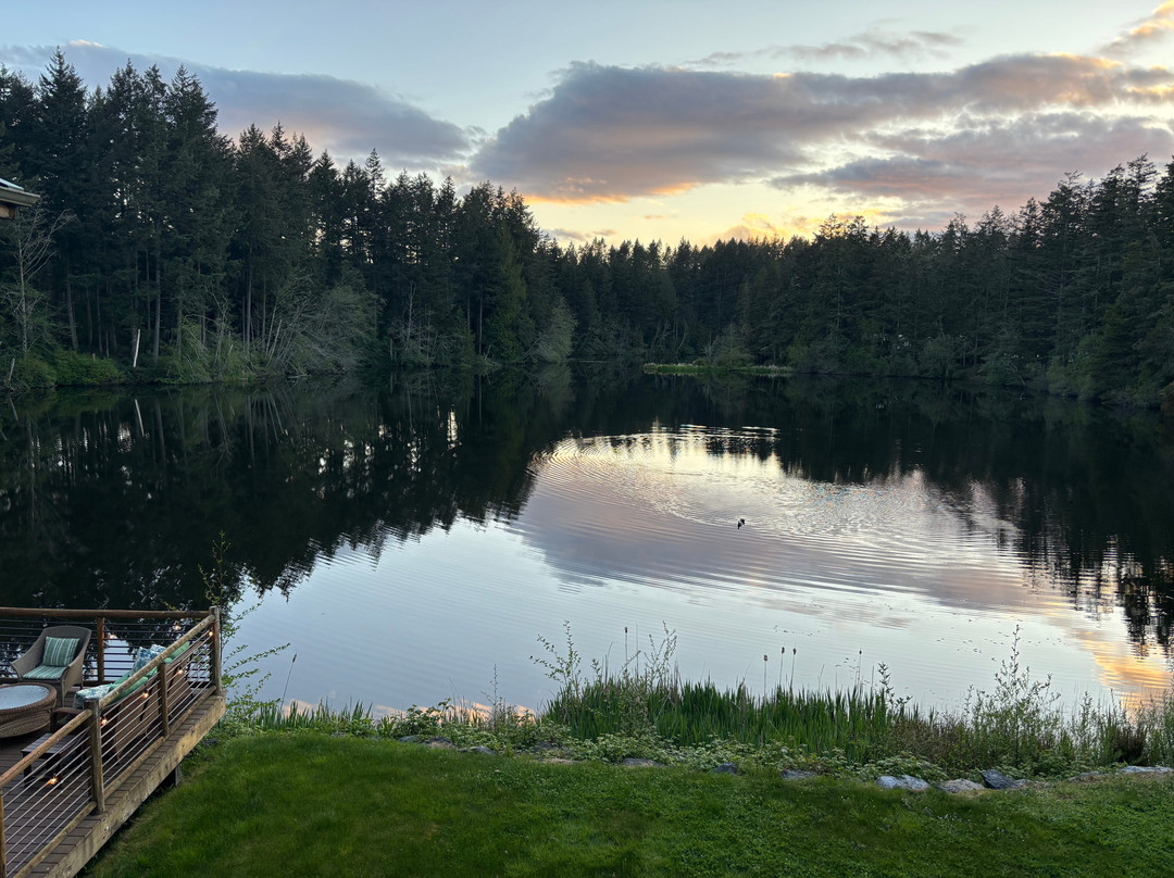 雷克戴尔三湖度假酒店主图