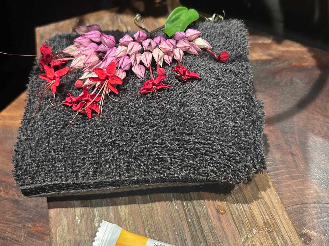 Aloha Village Hotel主图