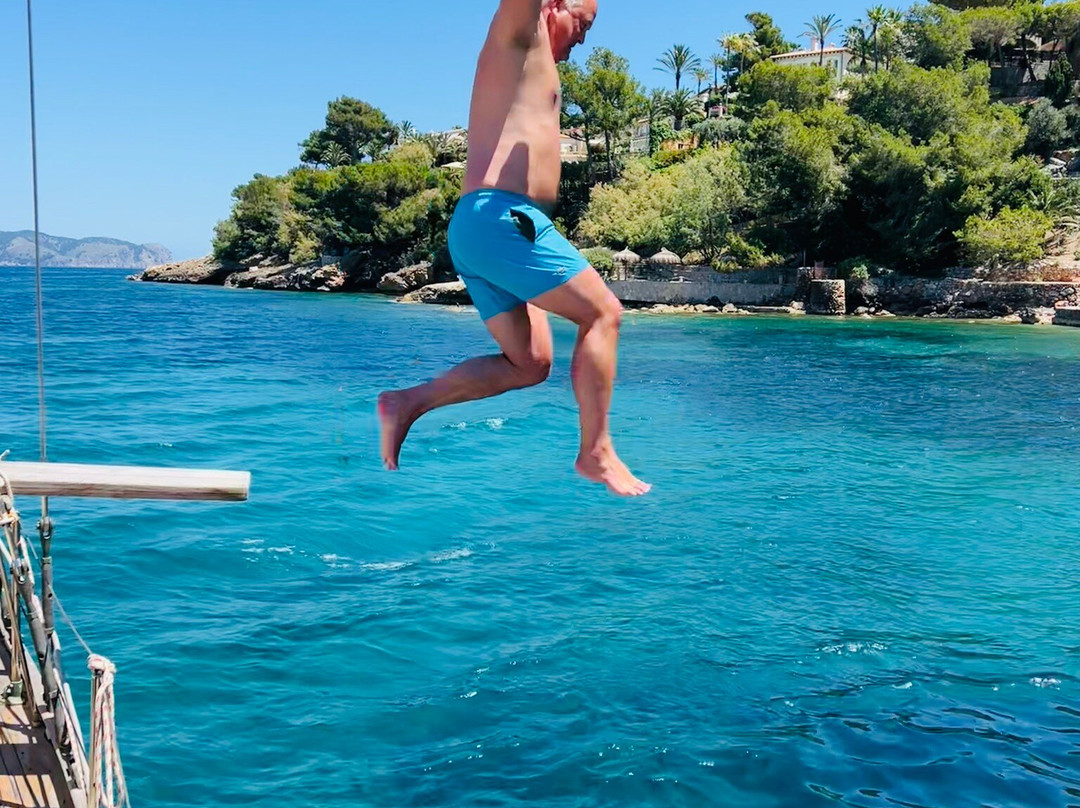 Tudor  Dawn Sailing Charters-波连萨必去景点