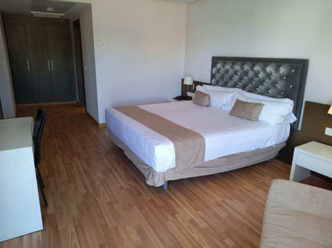 库列拉假日酒店主图