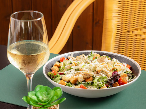 Milton's Food & Cocktails