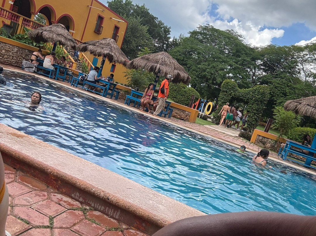 Cénote San Lorenzo Oxman-巴利亚多利德必去景点