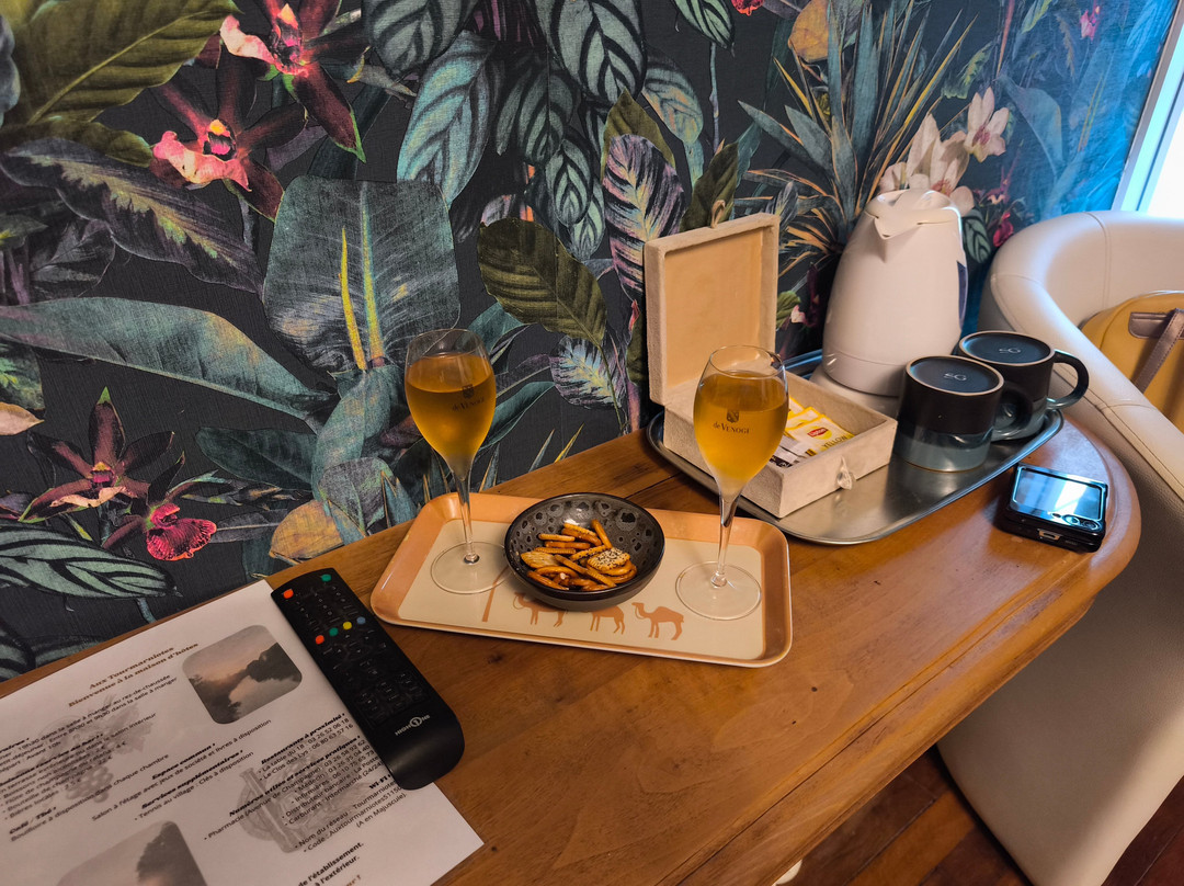 Aux Tourmarniotes主图