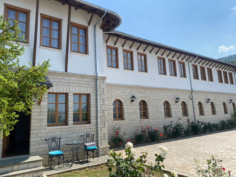 玫瑰园酒店主图