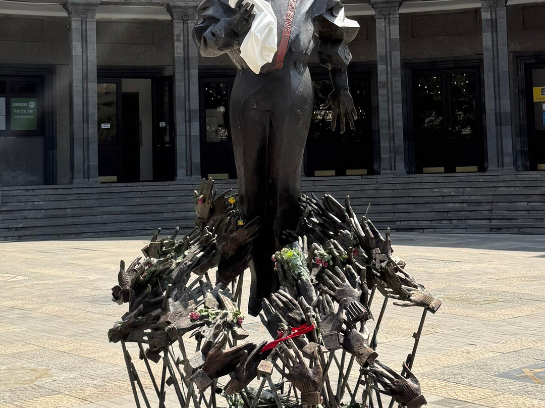 Charles Aznavour Square-埃里温必去景点