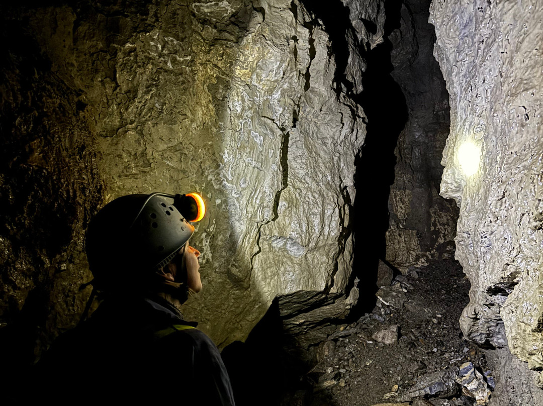 Cody Caves-Ainsworth Hot Springs必去景点