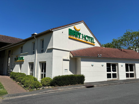 基里亚德酒店-绍莱