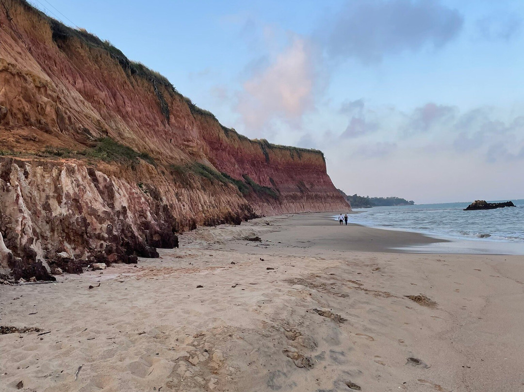 Praia das Falesias-Marataizes必去景点
