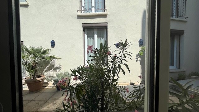 杜格楼布酒店主图