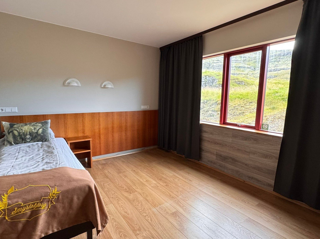 斯米尔拉柏格酒店主图