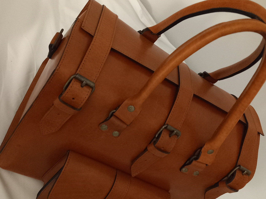 Jirakis Handcrafted Leather-Analipsi必去景点