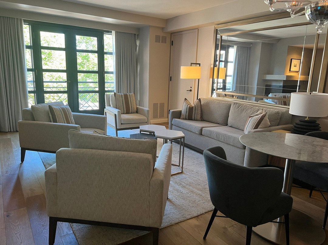 贝尔维尤酒店主图