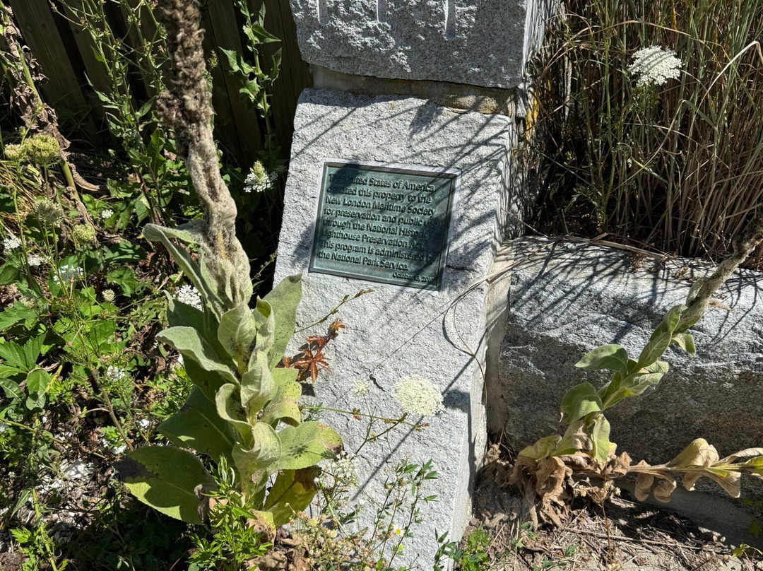 New London Harbor Light-新伦敦必去景点