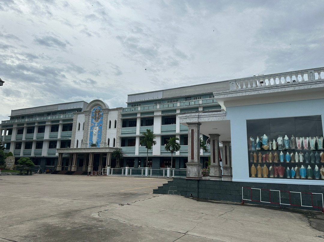 Nhà Thờ Chánh Tòa Phú Cường-土龙木市必去景点