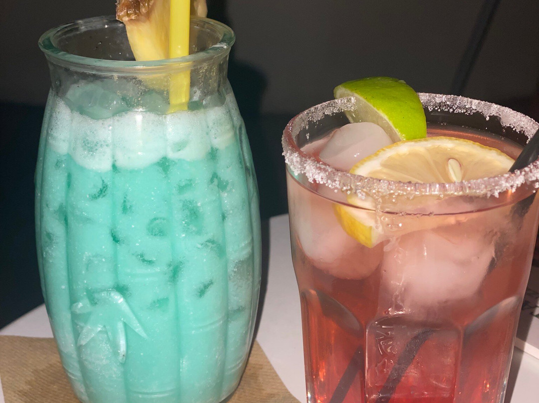 Albatross Beach Bar-卡马里必去景点