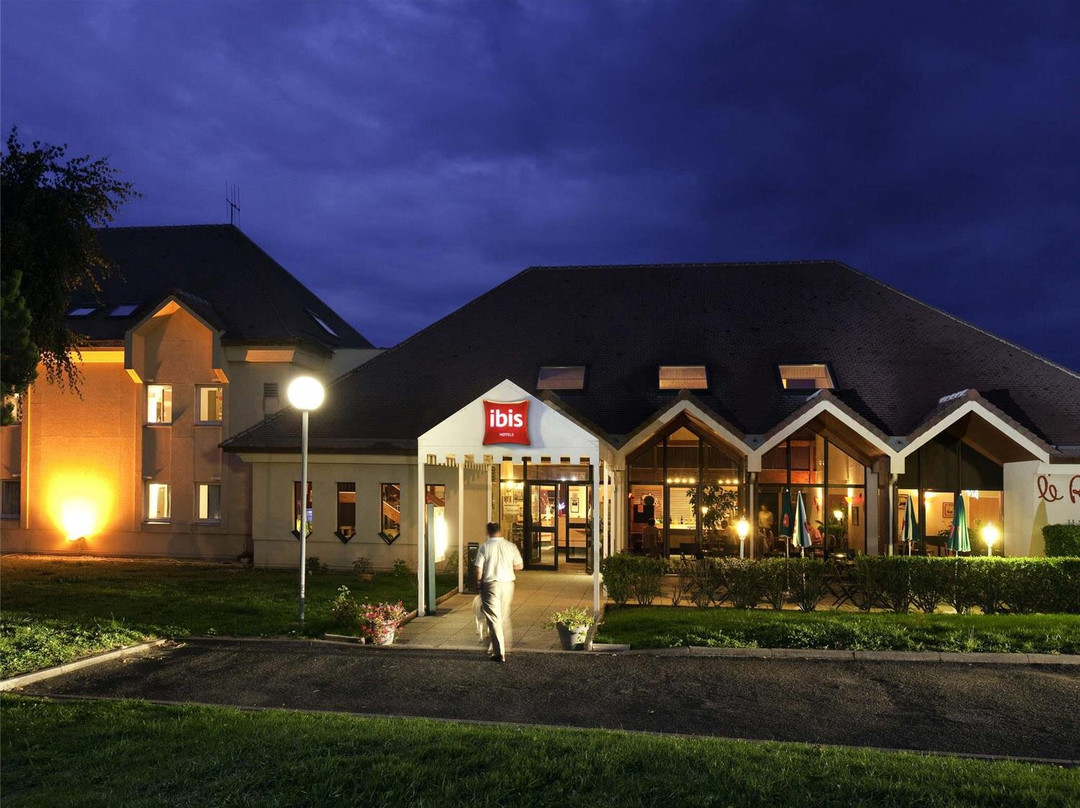 宜必思普罗万酒店主图