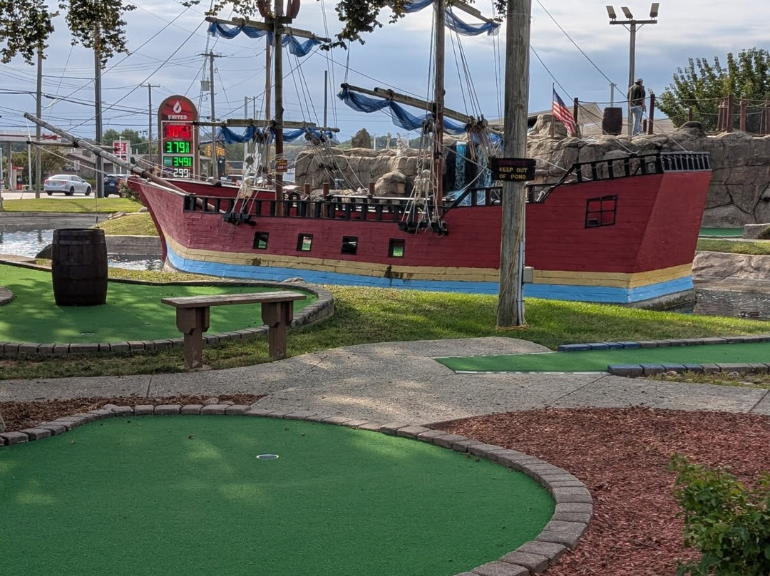 Professor Hacker's Lost Treasure Golf and Maze-Ronks必去景点