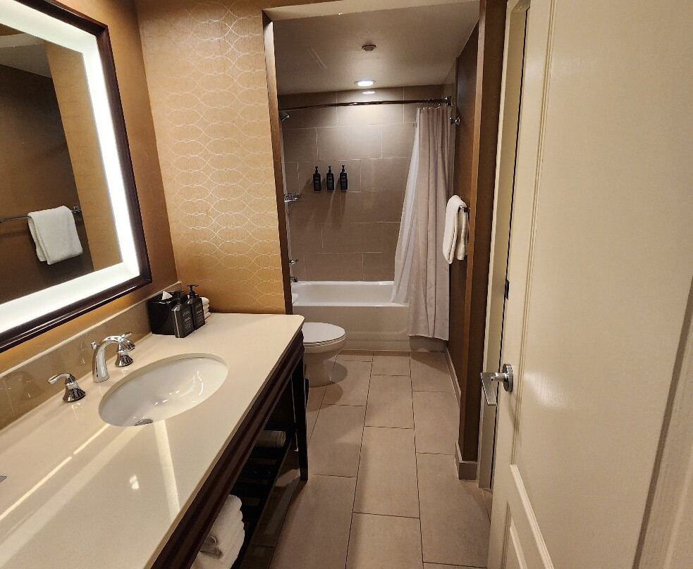 Sheraton Suites Calgary Eau Claire主图